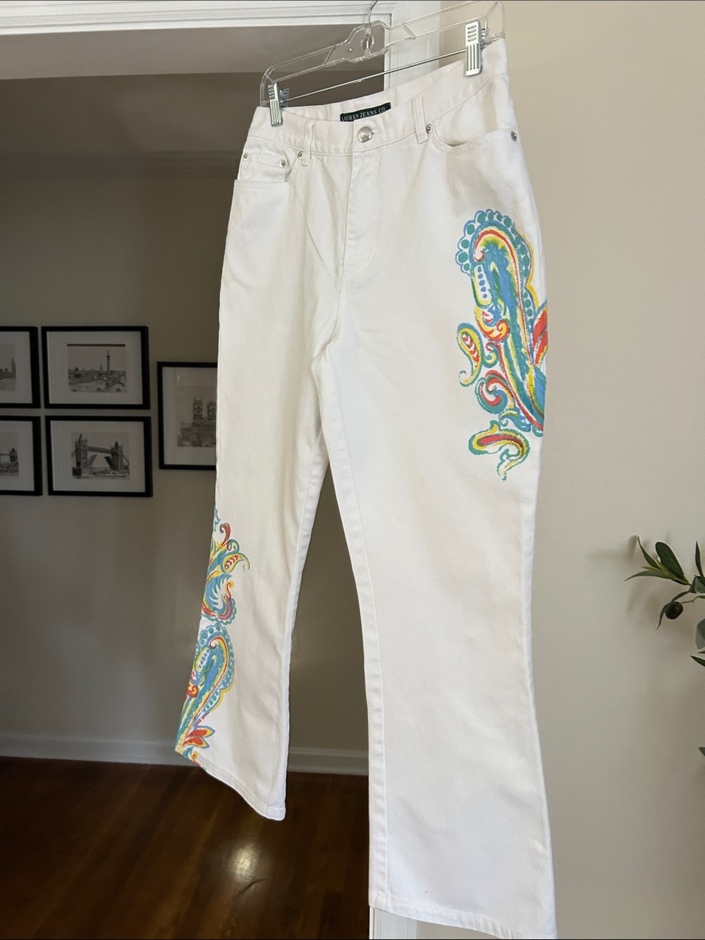 Lauren Ralph Lauren White Jeans with Multicolor Paisley Embroidery